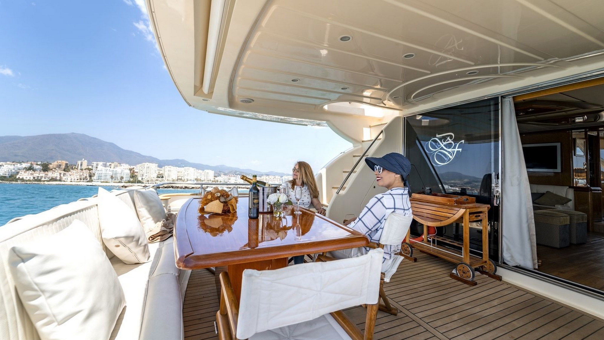 for-rent-yacht-astondoa-72glx-in-puerto-banus-marbella-0007