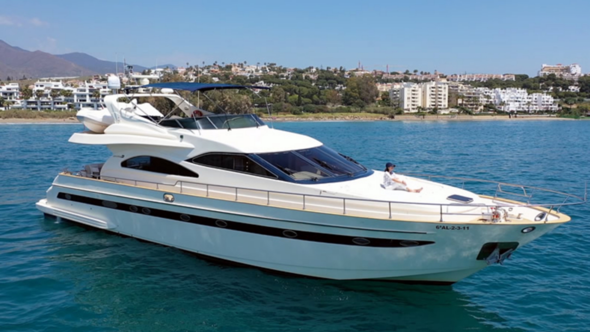 for-rent-yacht-astondoa-72glx-in-puerto-banus-marbella-0009