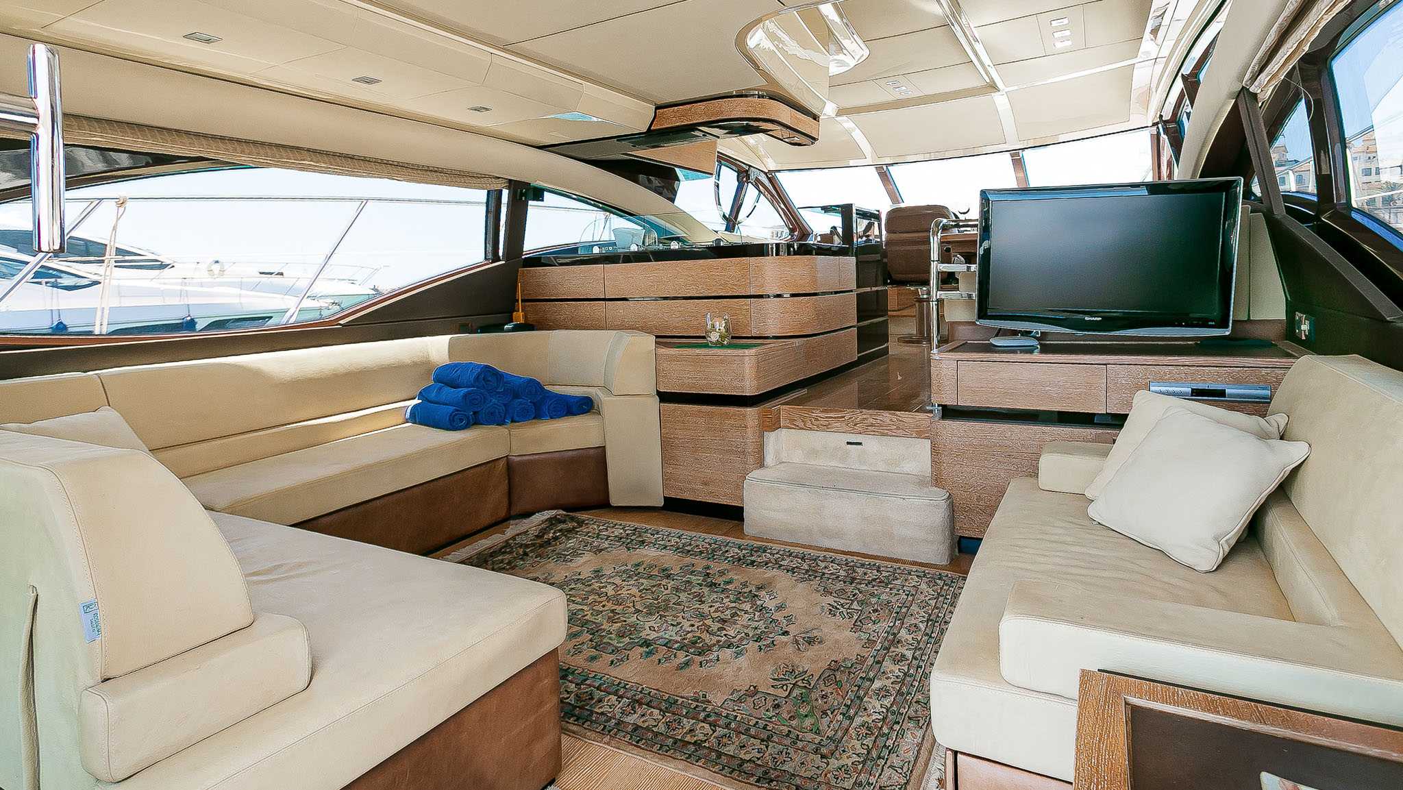 for-rent-yacht-azimut-58-fly-in-puerto-banus-marbella-0009