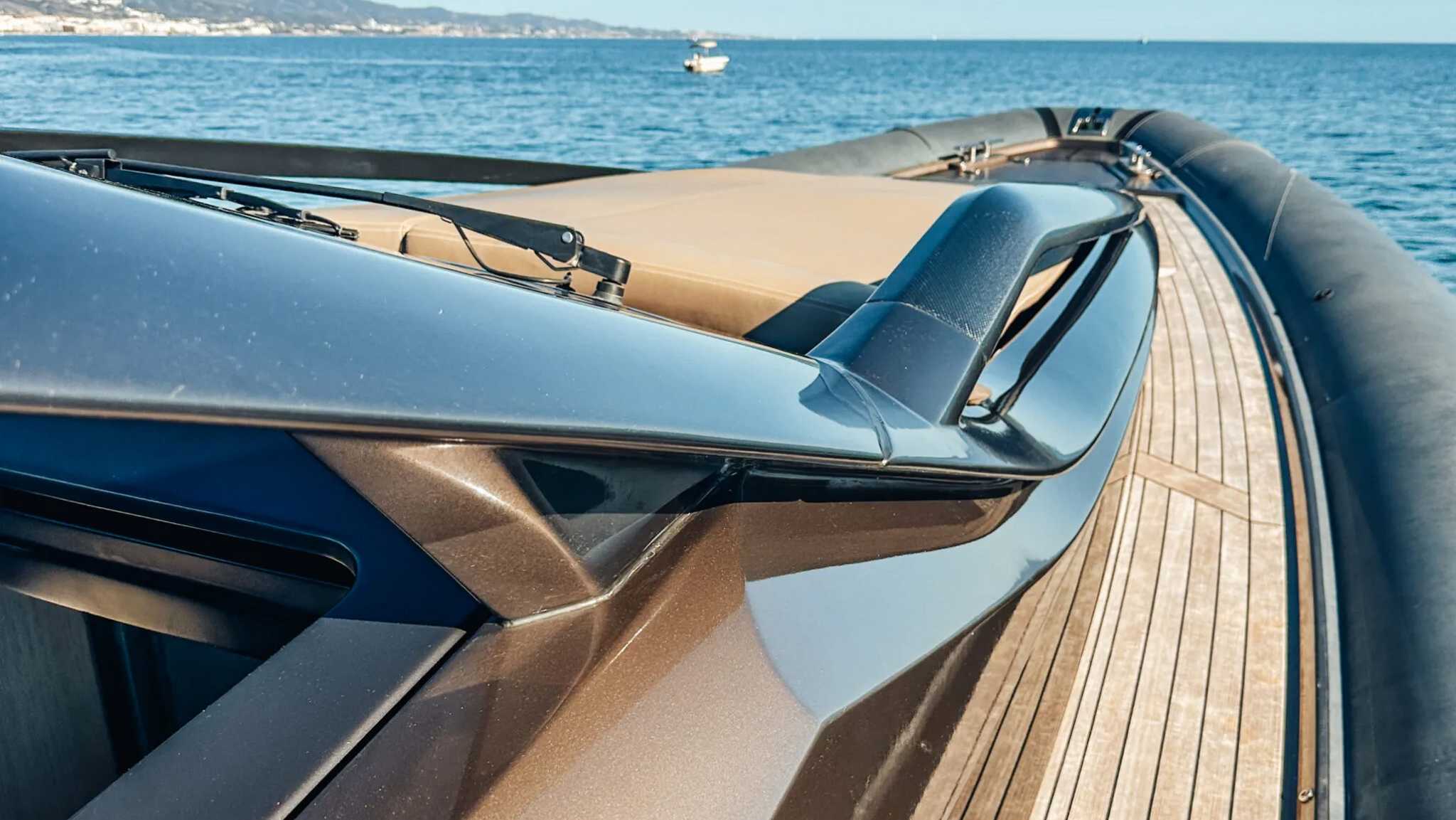 for-rent-yacht-belveder-in-puerto-banus-marbella-0009