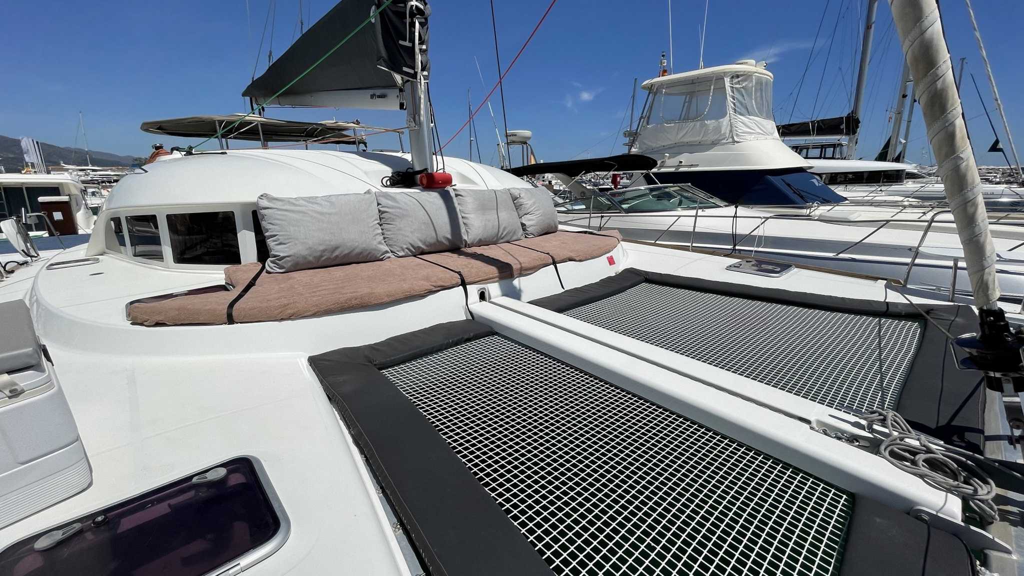 for-rent-yacht-catamaran-lagoon-380-in-puerto-banus-marbella-0003