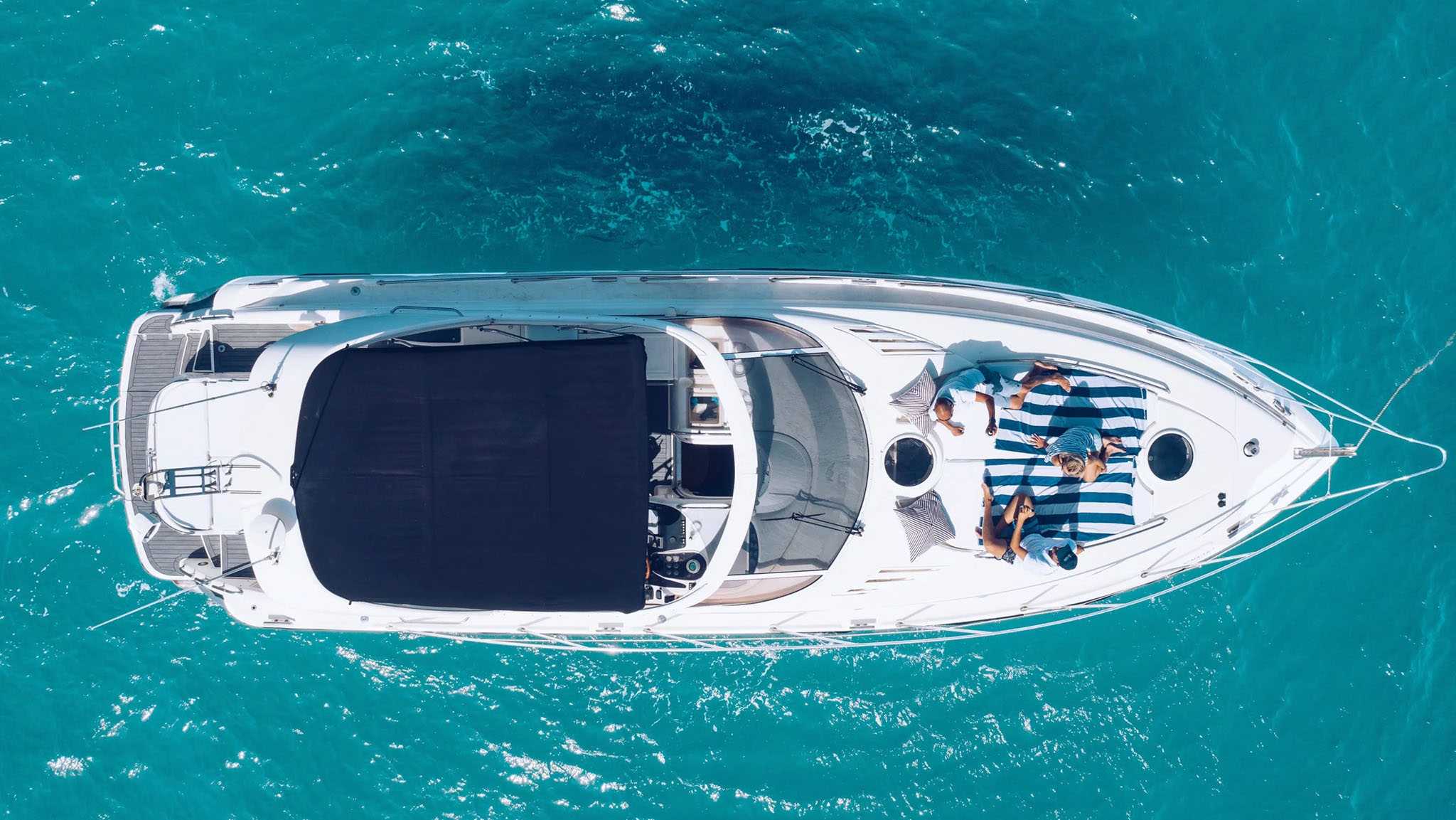 for-rent-yacht-fairline-11-in-puerto-banus-marbella-0002