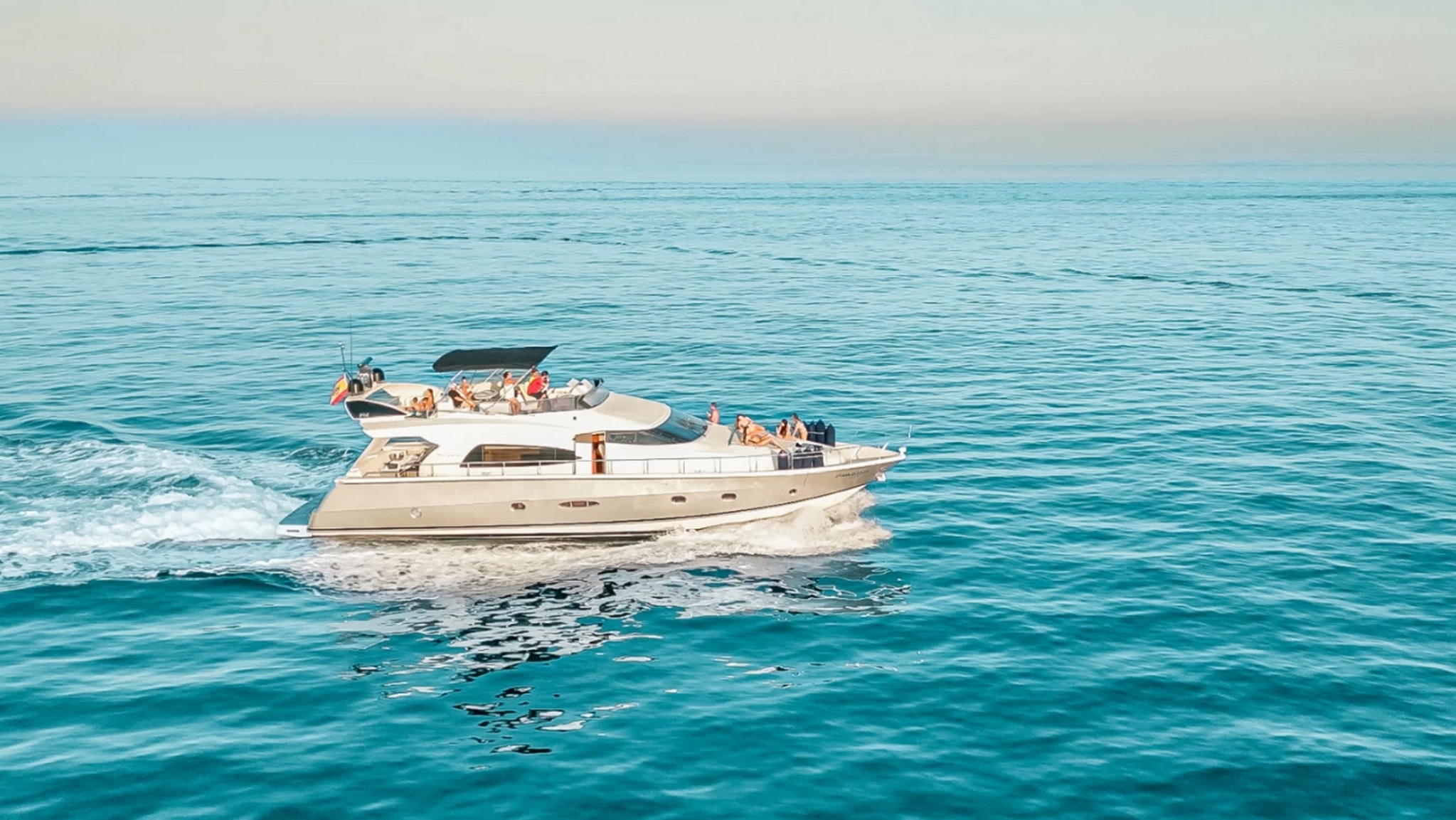 for-rent-yacht-nuvari-dominator-64-in-puerto-banus-marbella-0006